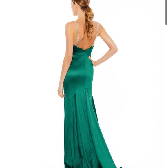 Nwt IEENA for Mac Duggal Satin Sleeveless Gown Color Emerald Green 10 (Defect) - Picture 2 of 9